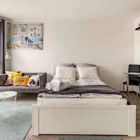 Centrally Located Cozy Studio. Lejlighed *